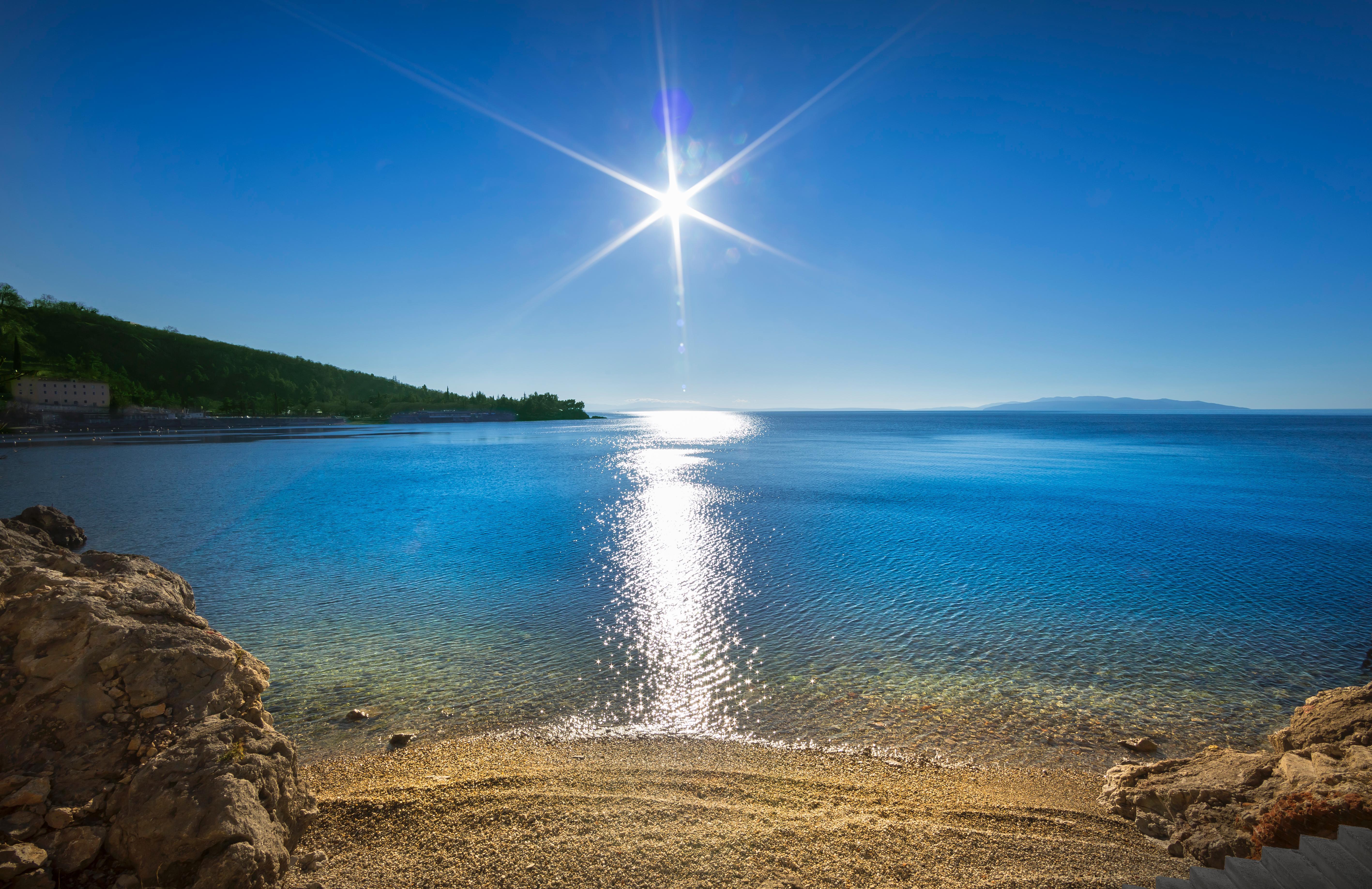 Boutique & Design Hotel Navis - Small Luxury Hotels Of The World Opatija Exteriör bild The sun shining on the sea