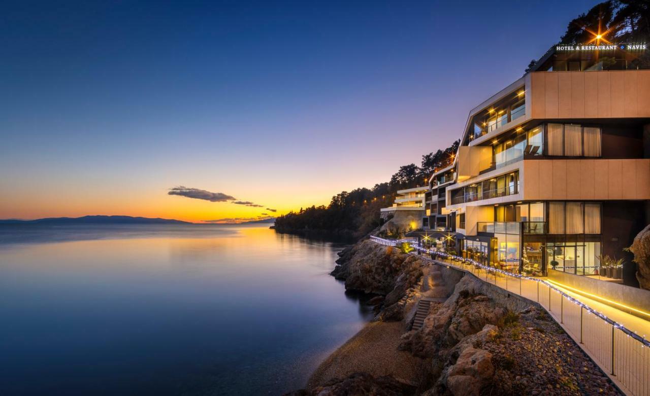 Boutique & Design Hotel Navis - Small Luxury Hotels Of The World Opatija Exteriör bild The hotel at night